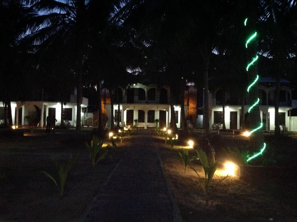 Crescent Sea Resort Nilaveli Exterior foto