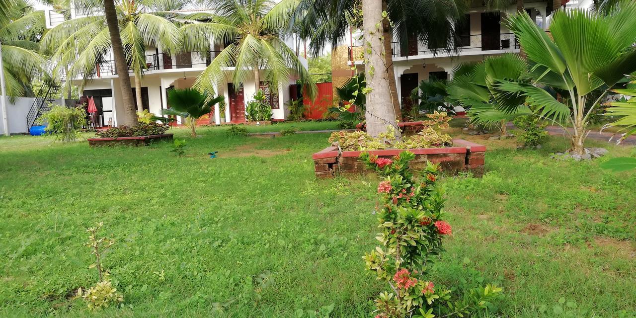 Crescent Sea Resort Nilaveli Exterior foto